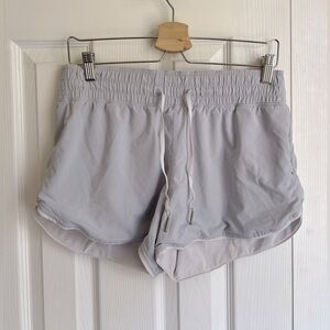 Lululemon Gray Lilac Hotty Hots Shorts 8
